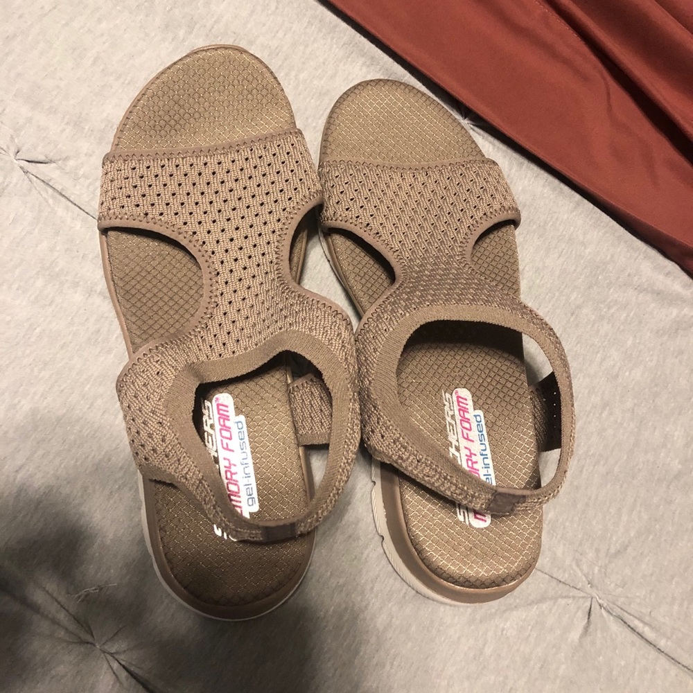 Sketchers memory foam Sandals